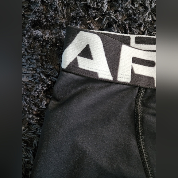 (Pre-loved) UnderArmour Kids Leggings - Picture 3 of 4